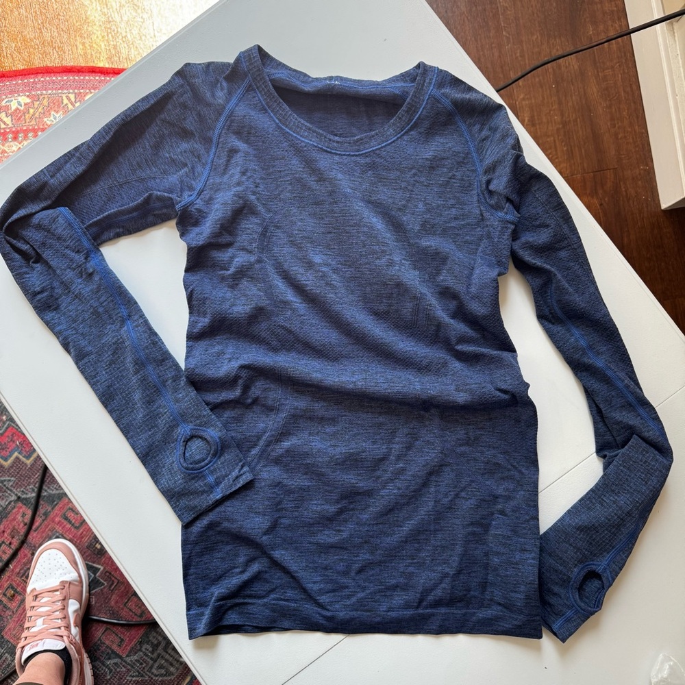 Lululemon Heathered dark Blue swiftly tech